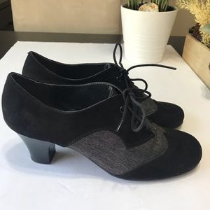 Aerosoles wingtipss suede heels